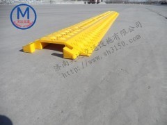 供應(yīng)道路過線槽 線槽板規(guī)格 遼寧過線槽 - 道路減速設(shè)備 - 交通安全設(shè)施 - 安全、防護 - 供應(yīng) - 切它網(wǎng)(QieTa.com)